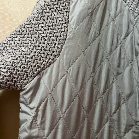 🔴 Loved + Adored Stylish Gray Quilted Cardigan size small Metallic Grey - Picture 6 of 7